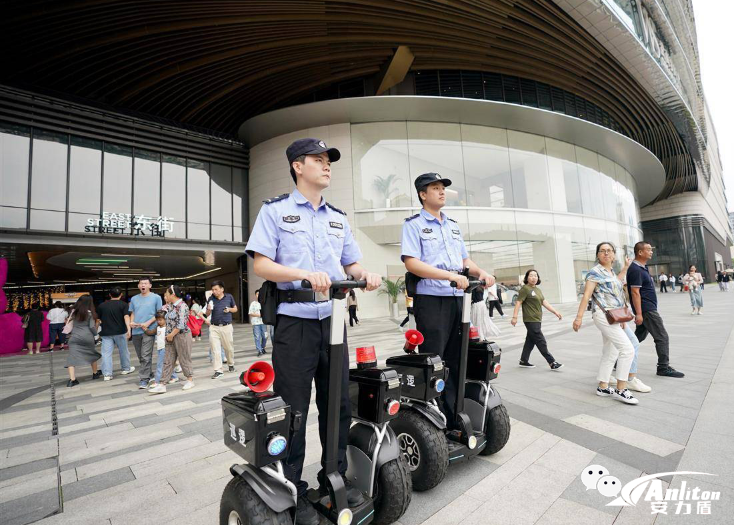 武汉警方启用beat365正版警用平衡车护航端午假期平安祥和